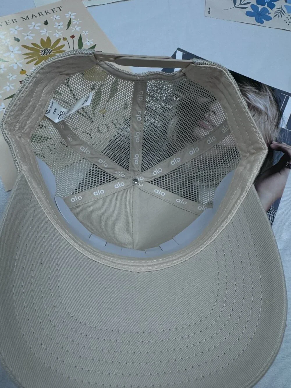 ☀️ Alo Yoga District Trucker Hat Bone White Mesh Cap 💘 Sport Tennis Golf -NWT